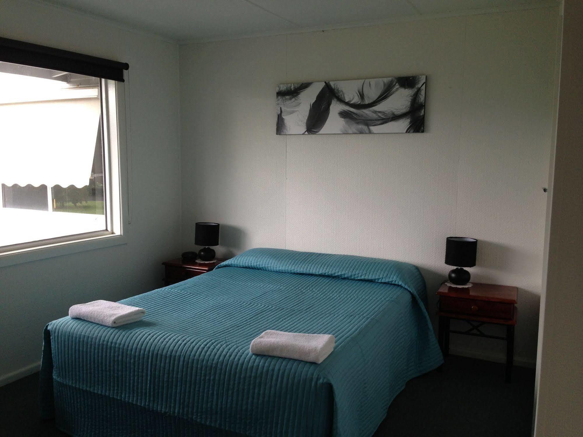 Phillip Island Cottages คาวเวส ภายนอก รูปภาพ