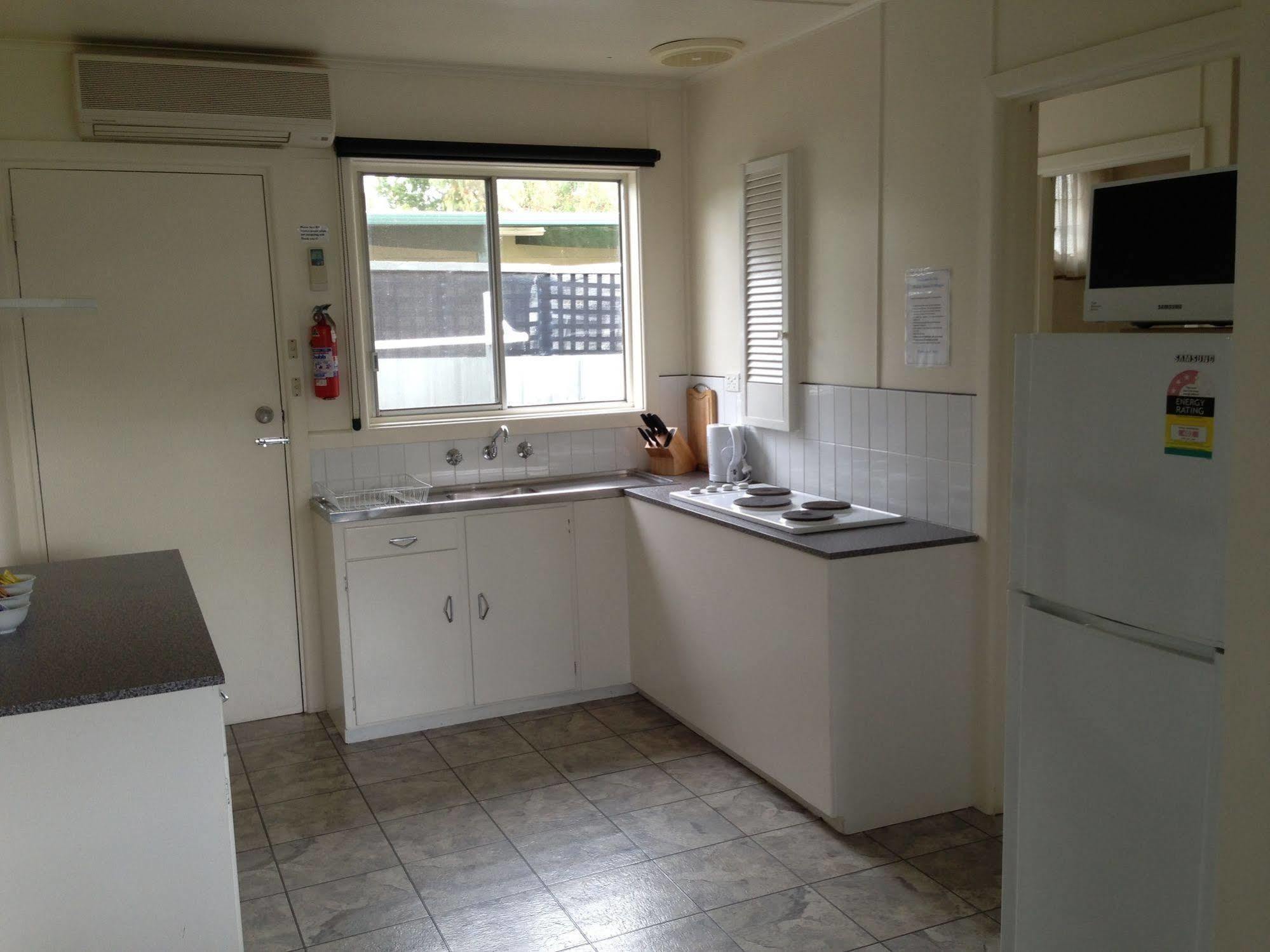Phillip Island Cottages คาวเวส ภายนอก รูปภาพ