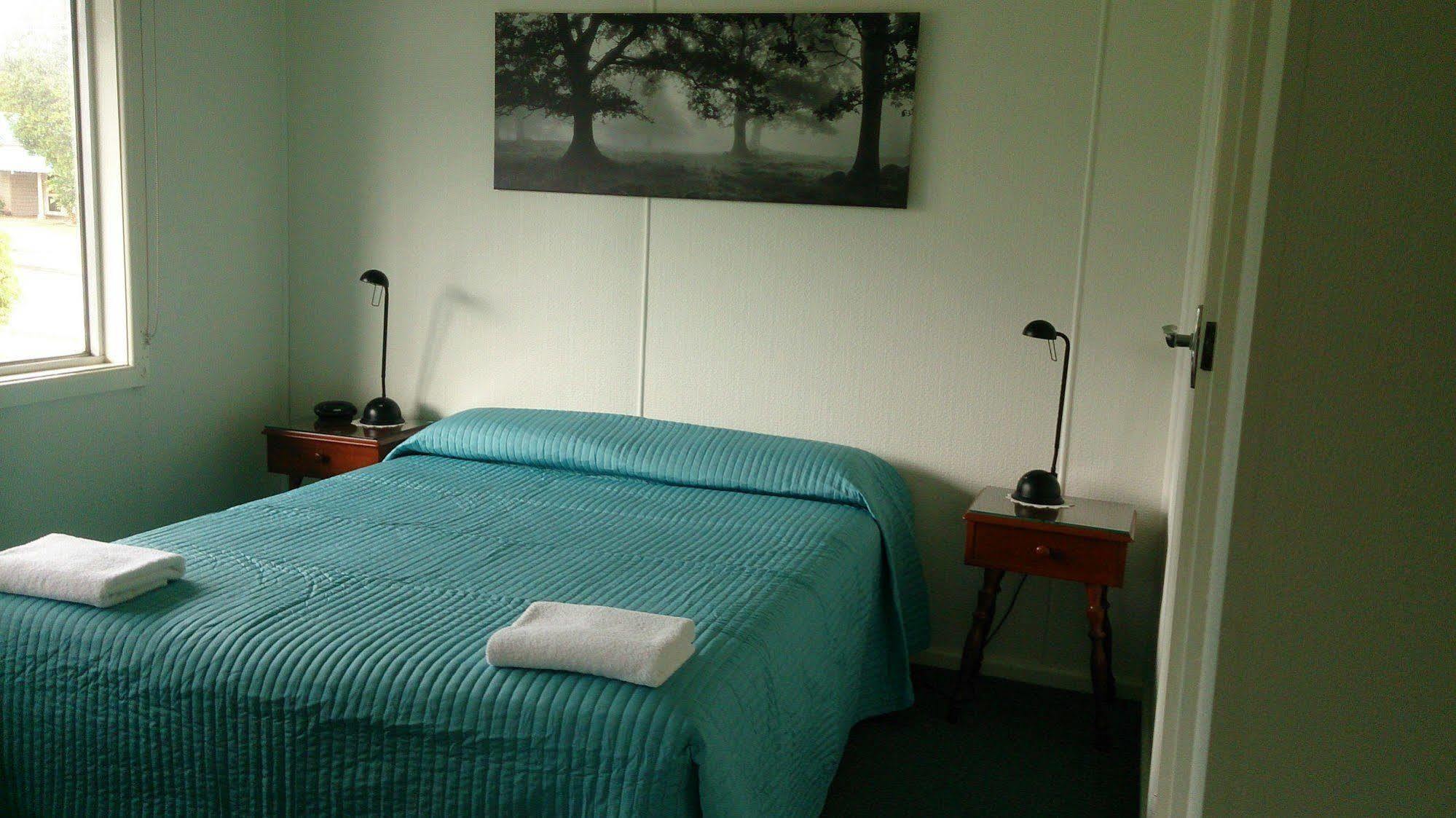 Phillip Island Cottages คาวเวส ภายนอก รูปภาพ