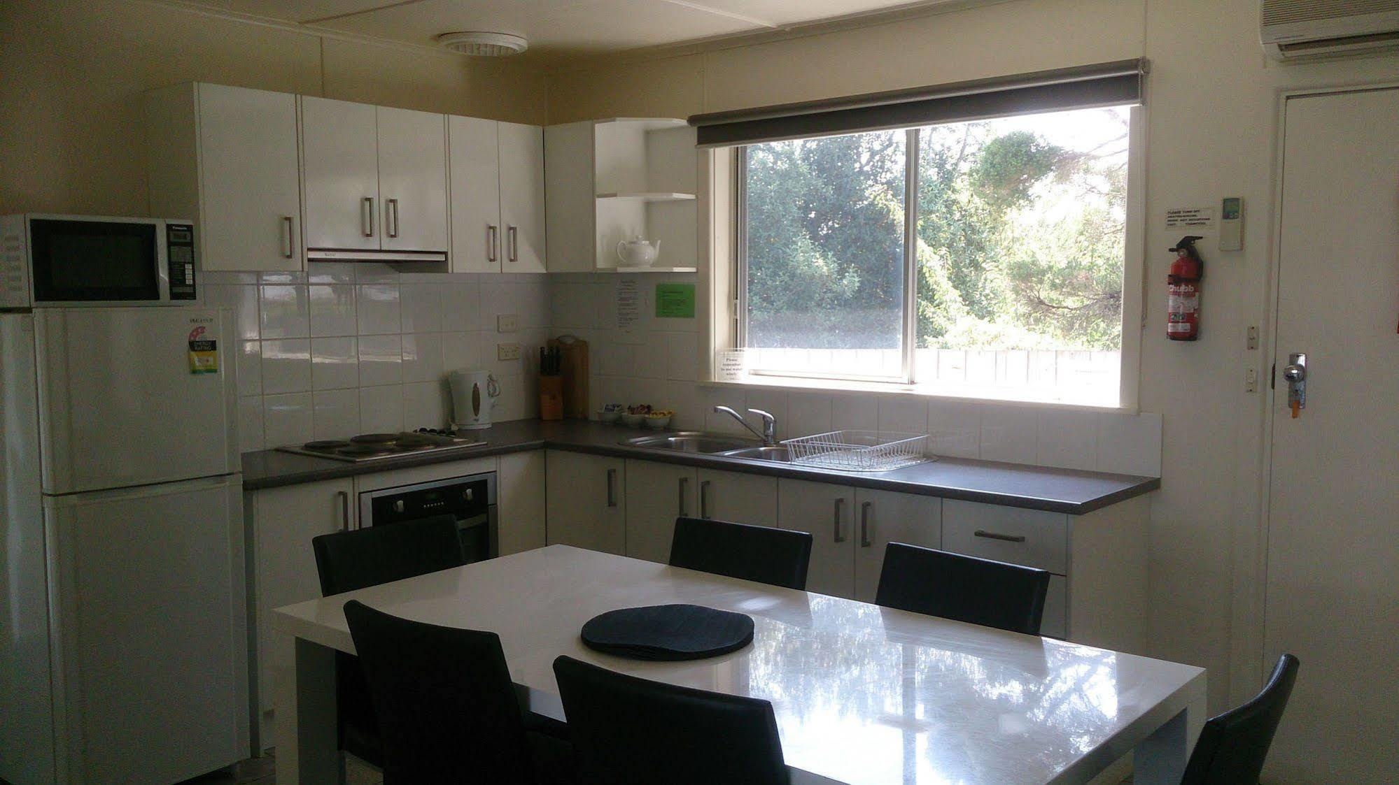 Phillip Island Cottages คาวเวส ภายนอก รูปภาพ